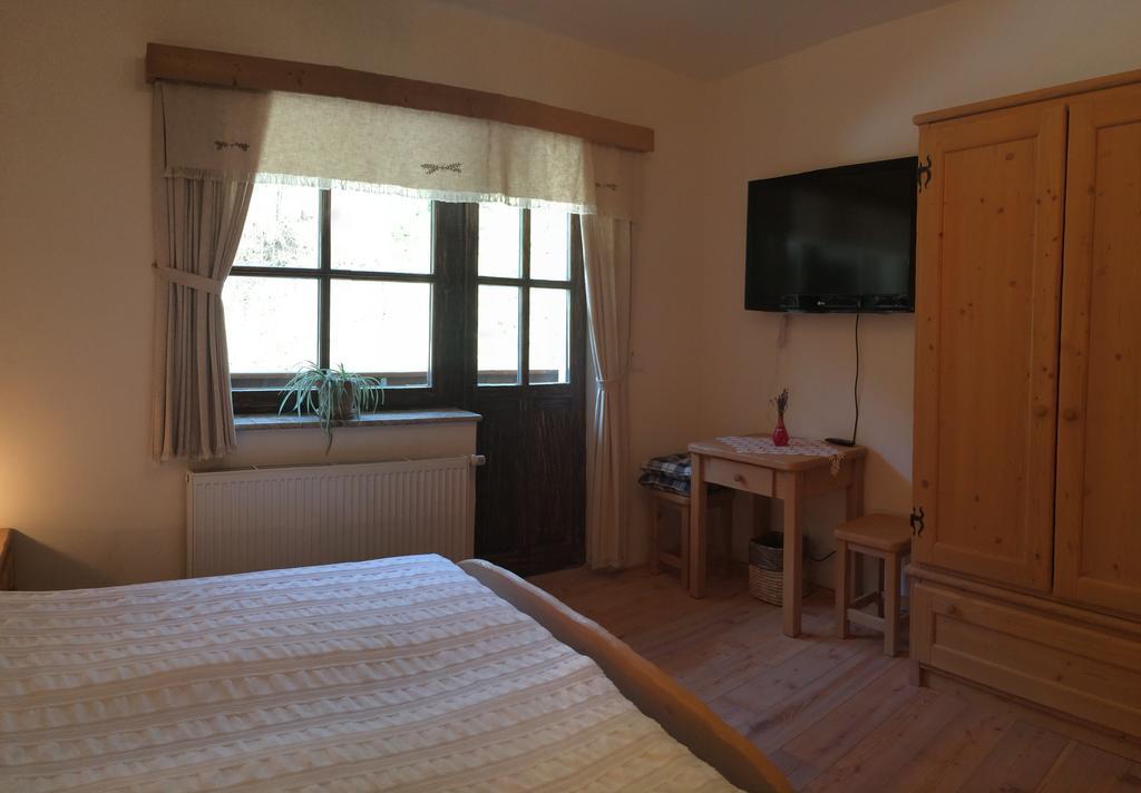 Apartments Pod Macesnovo Streho Solčava الغرفة الصورة