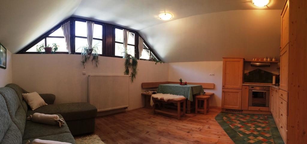 Apartments Pod Macesnovo Streho Solčava المظهر الخارجي الصورة